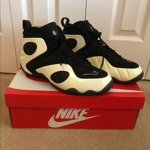 Nike Zoom Rookie Glow-In-The-Dark (2018) Size 11.5